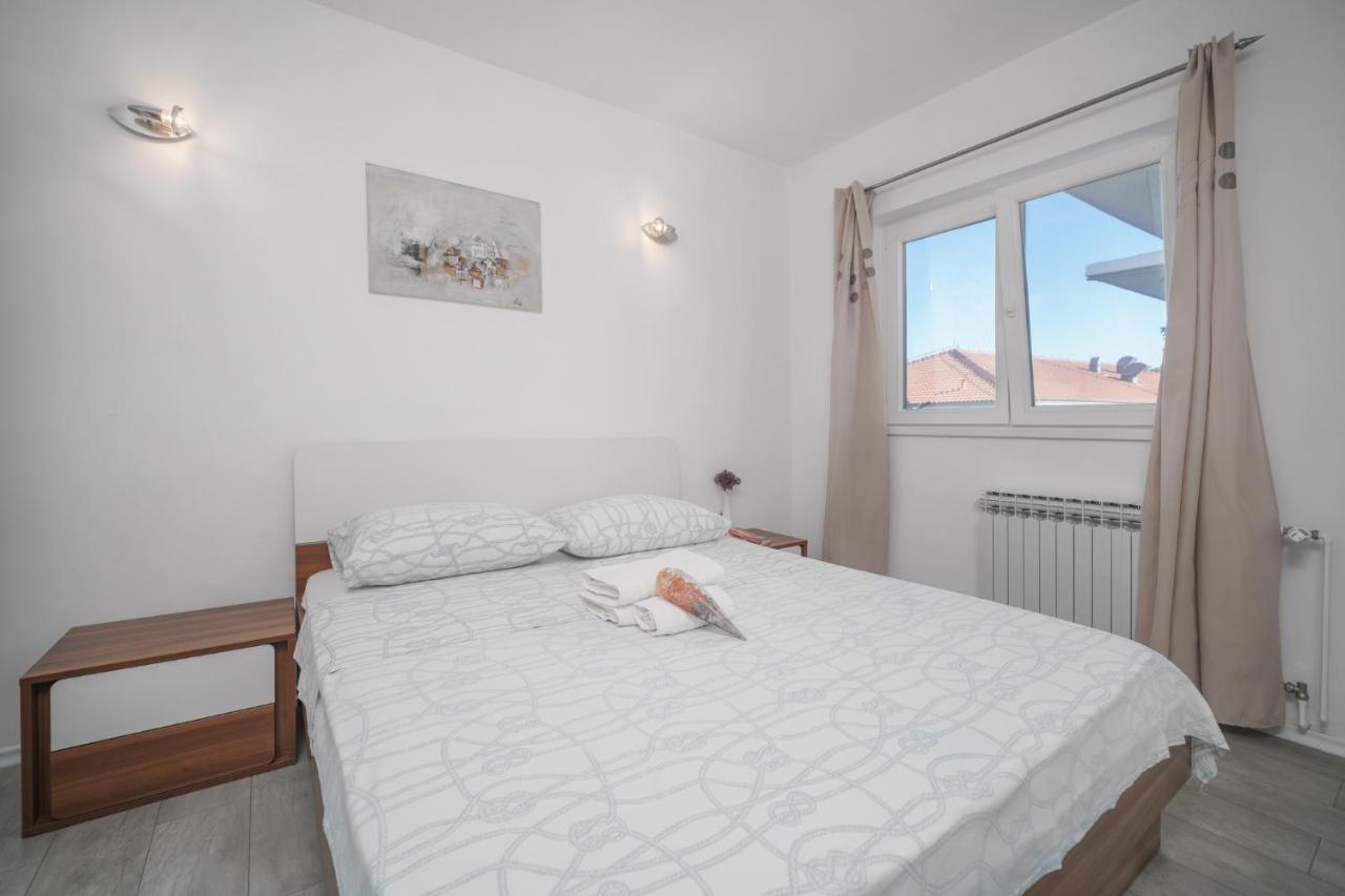 Apartmani Gabriella Vodice Exterior photo